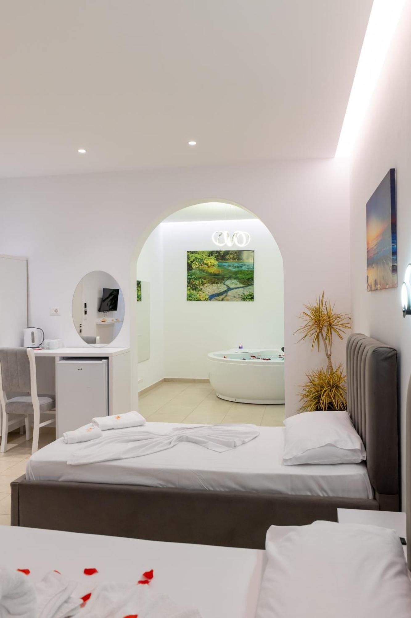 Feniks Hotel Ksamil Extérieur photo